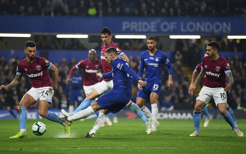 Eden Hazard ghi bàn đẹp tại Premier League