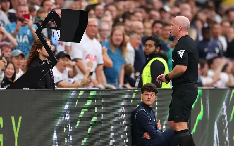 Công nghệ VAR cùng phân tích dữ liệu bàn thắng đẹp trong giải đấu Premier League